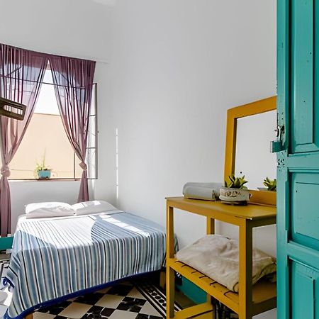 1 Guadalajara Corazon Del Centro Historico Hospedate En Una Casa Antigua En Una Habitacion Sencilla Con Areas Comunes Y Banos Compartidas Exterior foto